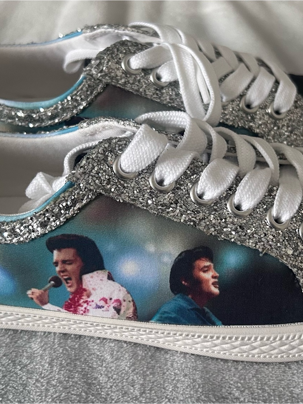 The Bradford Exchange “Elvis” Sneakers women’s size 6
